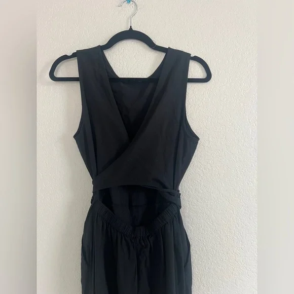 Marine Layer Eloise Belted Black Jumpsuit . Size M - Picture 11 of 14